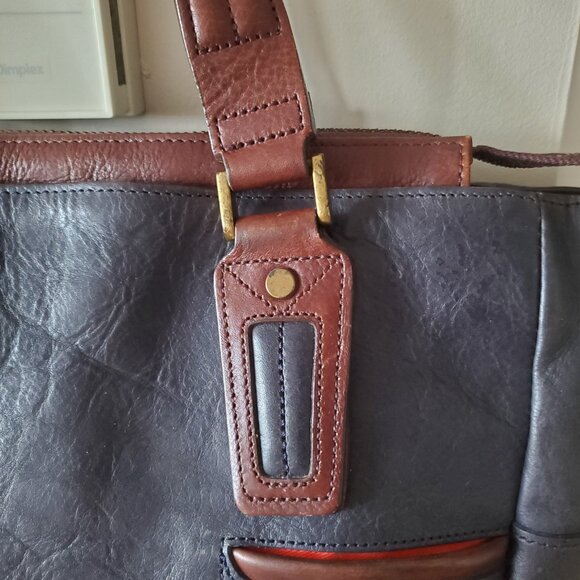 Master-piece GLOSS v2 Leather Tote Bag – Navy × Brown – Made in Japan – 2way - Picture 4 of 13